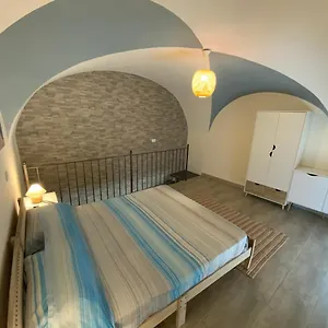 Nuovissimo Indipendente Al Centro !! , Aeroporto di Catania Fontana Rossa Italia
